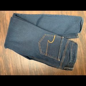 American Eagle Skinny Jegging Jeans